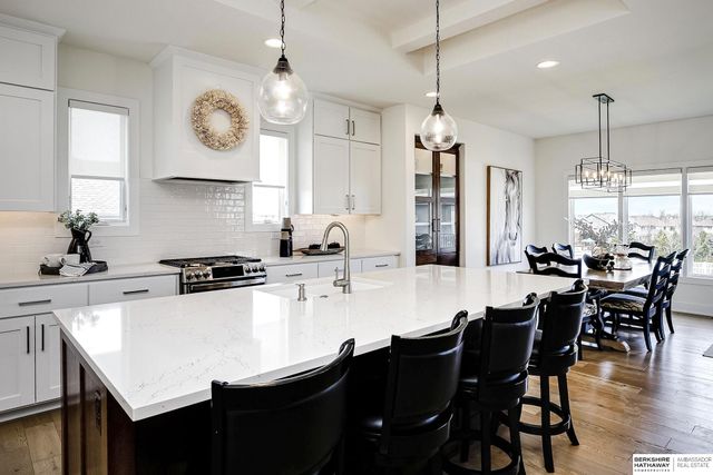 21714 K Street, Elkhorn, NE 68022