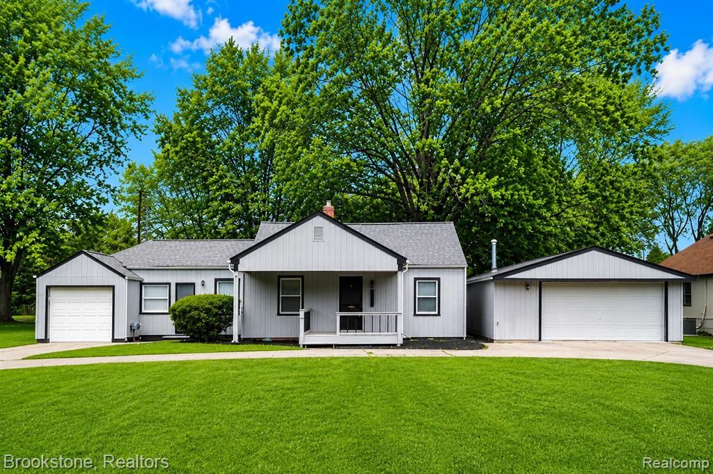 22843 Phelps Street, Clinton Township, MI 48036