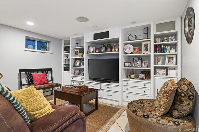 1309 Shelbourne Avenue, Mamaroneck, NY 10543