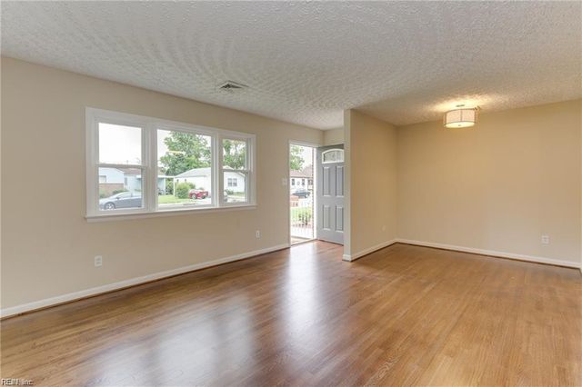 925 South AVE, Newport News, VA 23605