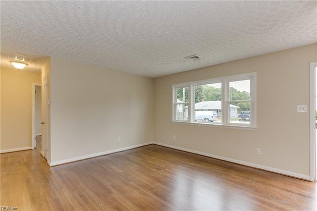 925 South AVE, Newport News, VA 23605