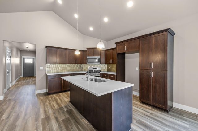 20587 SE Nina Avenue 356, Bend, OR 97702