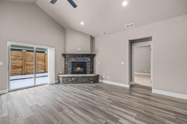 20587 SE Nina Avenue 356, Bend, OR 97702