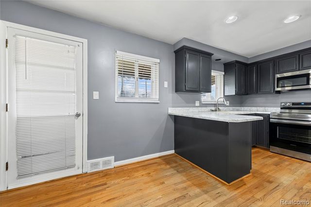 20336 Cedar Street, Saint Clair Shores, MI 48081