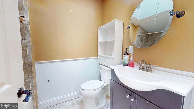 8902 BLUE GRASS RD, Philadelphia, PA 19152