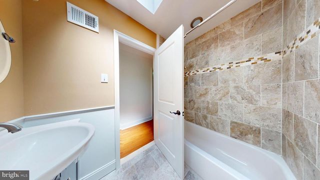8902 BLUE GRASS RD, Philadelphia, PA 19152
