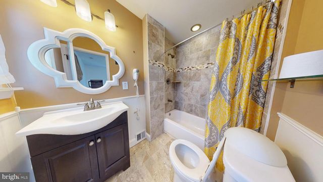 8902 BLUE GRASS RD, Philadelphia, PA 19152