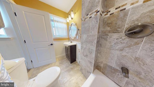 8902 BLUE GRASS RD, Philadelphia, PA 19152