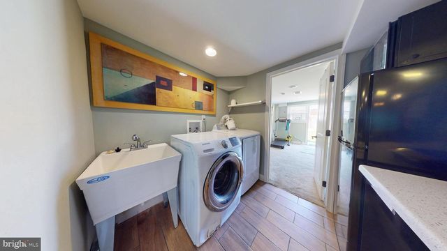 8902 BLUE GRASS RD, Philadelphia, PA 19152