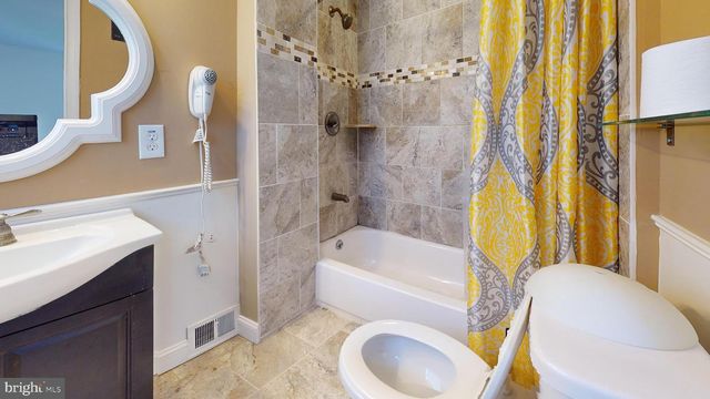 8902 BLUE GRASS RD, Philadelphia, PA 19152