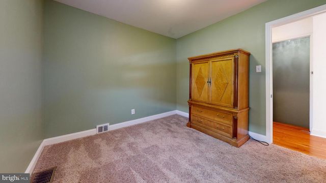 8902 BLUE GRASS RD, Philadelphia, PA 19152