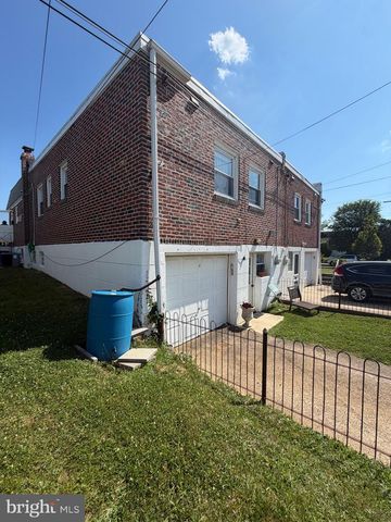 8902 BLUE GRASS RD, Philadelphia, PA 19152