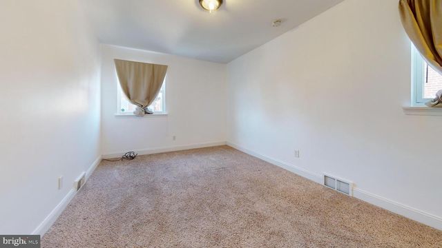 8902 BLUE GRASS RD, Philadelphia, PA 19152