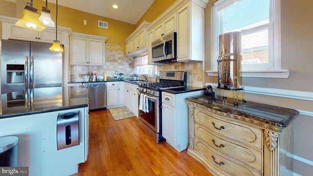 8902 BLUE GRASS RD, Philadelphia, PA 19152