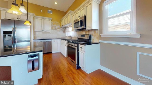 8902 BLUE GRASS RD, Philadelphia, PA 19152
