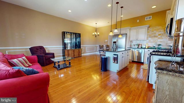 8902 BLUE GRASS RD, Philadelphia, PA 19152