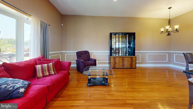 8902 BLUE GRASS RD, Philadelphia, PA 19152