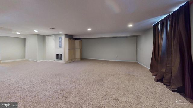 8902 BLUE GRASS RD, Philadelphia, PA 19152