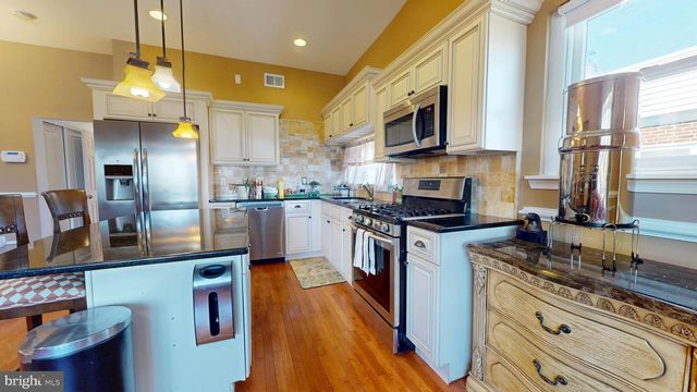 8902 BLUE GRASS RD, Philadelphia, PA 19152