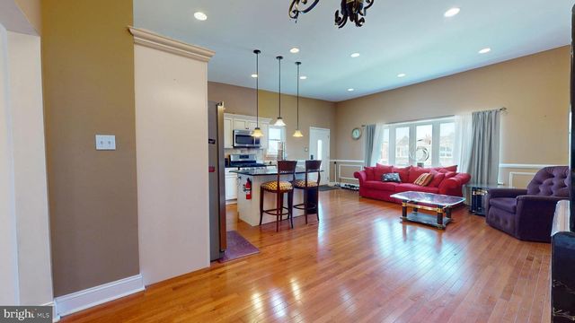 8902 BLUE GRASS RD, Philadelphia, PA 19152
