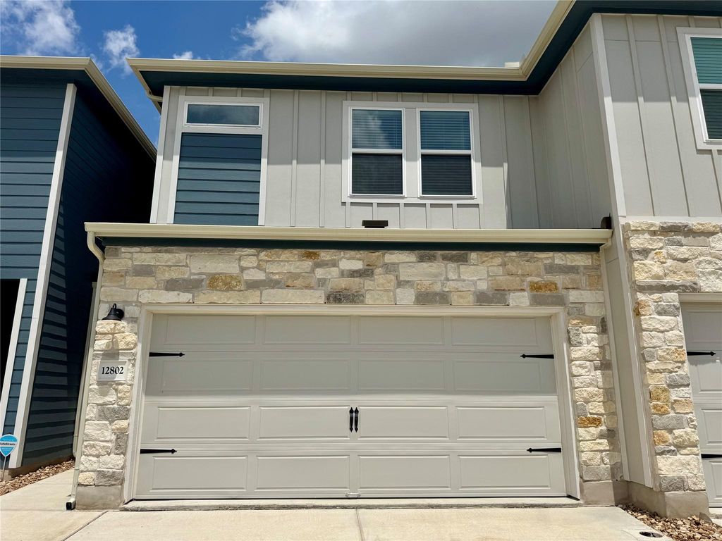 12802 Siena Village LN, Buda, TX 78610