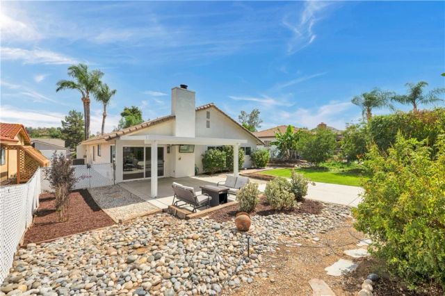 23240 Continental Drive, Canyon Lake, CA 92587
