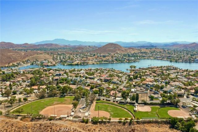 23240 Continental Drive, Canyon Lake, CA 92587