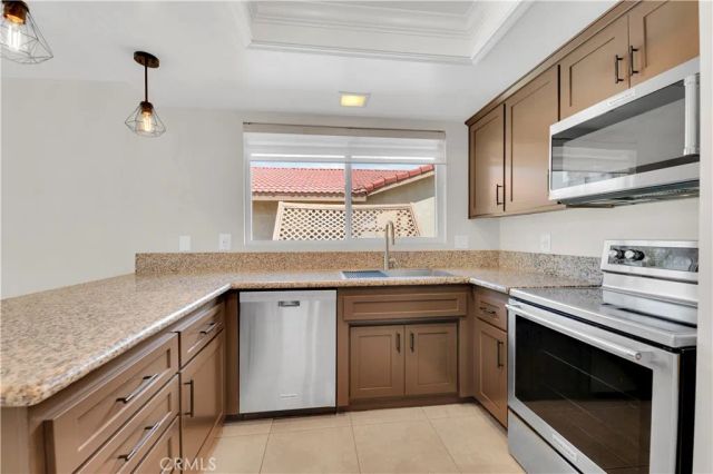 23240 Continental Drive, Canyon Lake, CA 92587