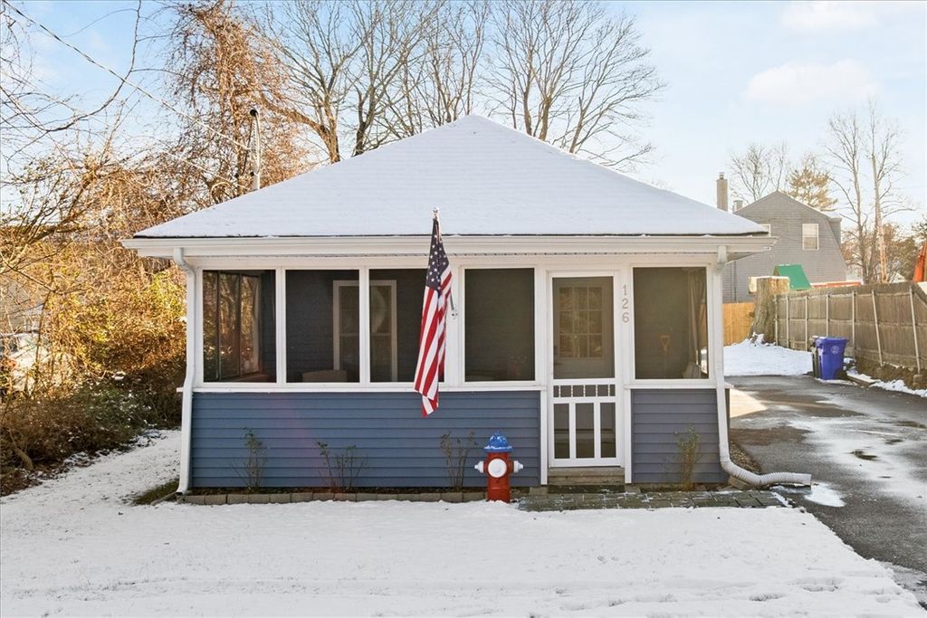 126 Narrows Road, Bristol, RI 02809