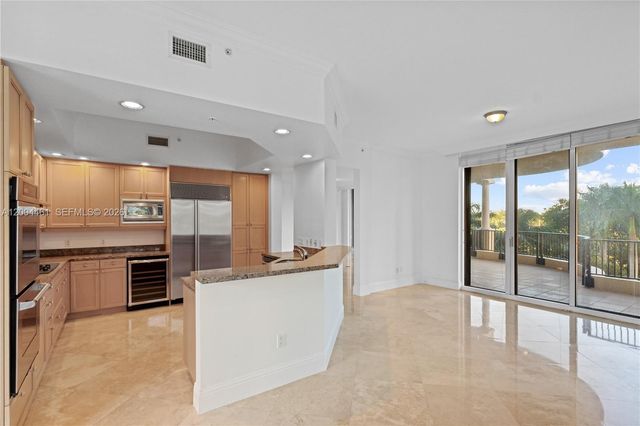 13621 Deering Bay Dr 304, Coral Gables, FL 33158