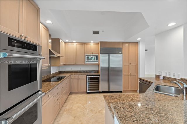 13621 Deering Bay Dr 304, Coral Gables, FL 33158