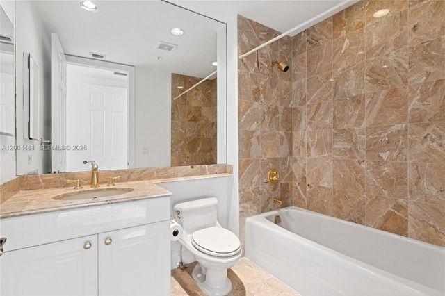 13621 Deering Bay Dr 304, Coral Gables, FL 33158