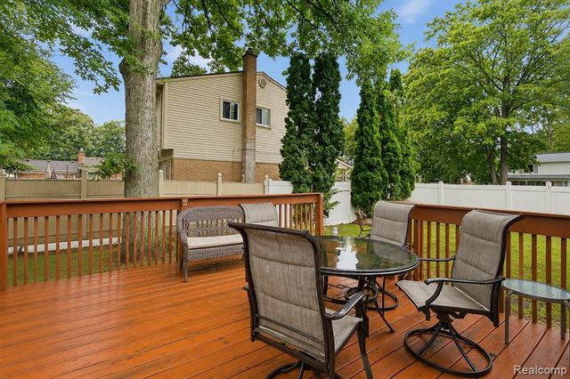 20395 Briarwood Court, Southfield, MI 48076