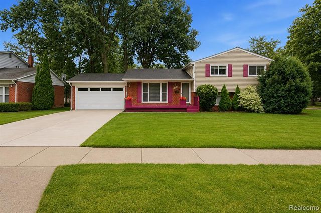 20395 Briarwood Court, Southfield, MI 48076