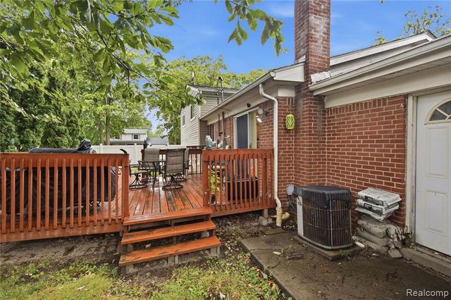 20395 Briarwood Court, Southfield, MI 48076