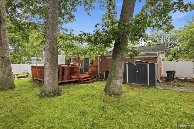 20395 Briarwood Court, Southfield, MI 48076