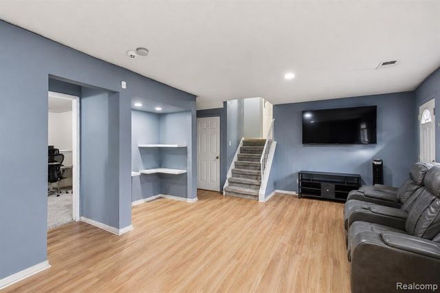 20395 Briarwood Court, Southfield, MI 48076