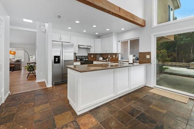 1825 Hummock Lane, Encinitas, CA 92024