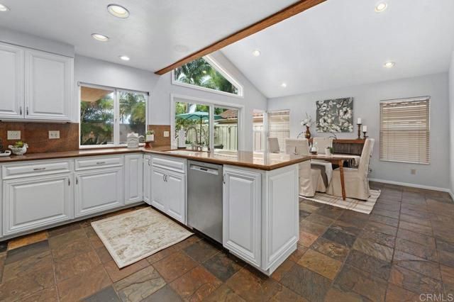 1825 Hummock Lane, Encinitas, CA 92024