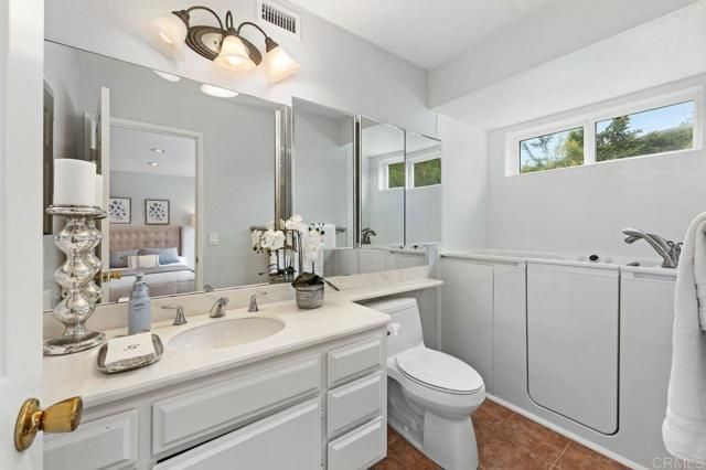 1825 Hummock Lane, Encinitas, CA 92024