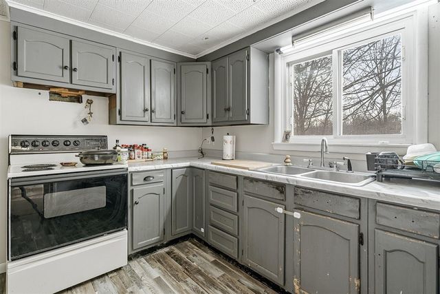 4613 W Ab Avenue, Plainwell, MI 49080