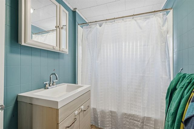 4613 W Ab Avenue, Plainwell, MI 49080