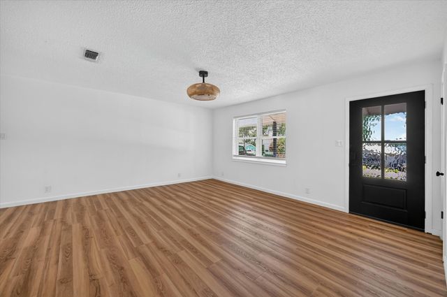 1624 E Lake Drive, Weatherford, TX 76087