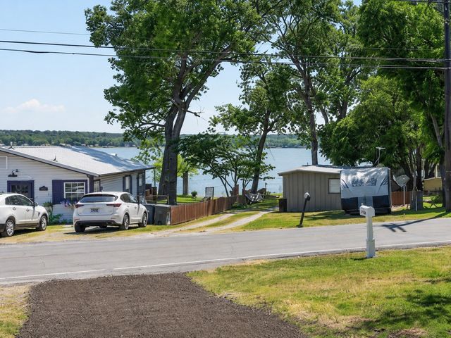 1624 E Lake Drive, Weatherford, TX 76087
