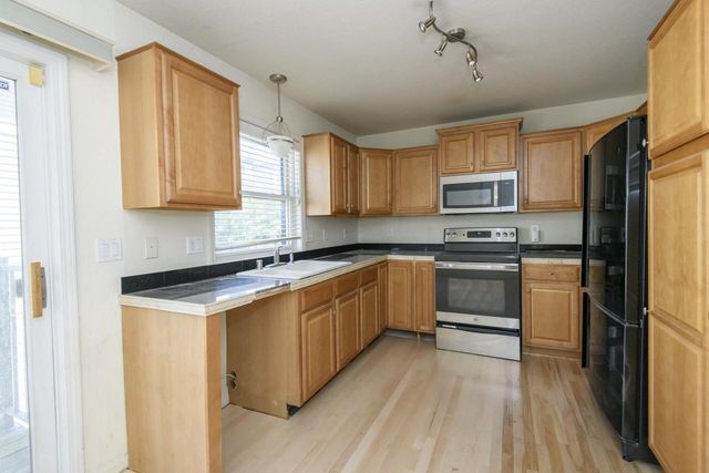902 E Brady STREET, Milwaukee, WI 53202