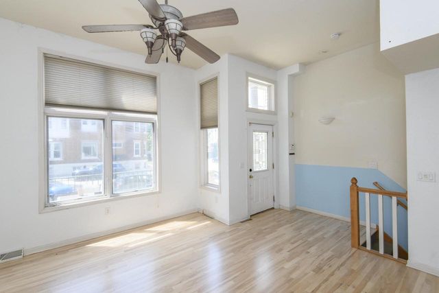 902 E Brady STREET, Milwaukee, WI 53202