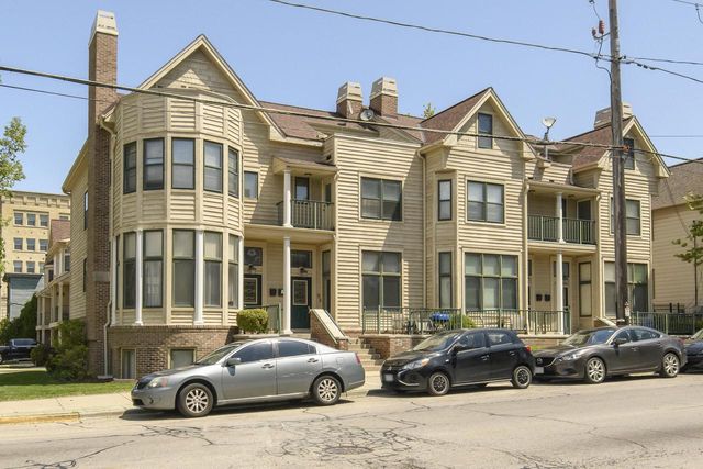 902 E Brady STREET, Milwaukee, WI 53202