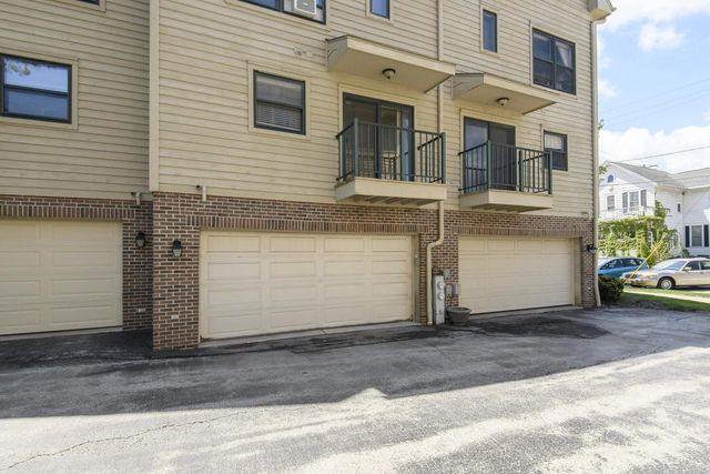 902 E Brady STREET, Milwaukee, WI 53202