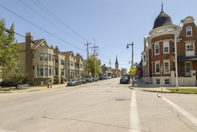 902 E Brady STREET, Milwaukee, WI 53202