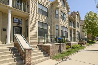 902 E Brady STREET, Milwaukee, WI 53202